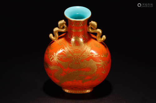 A RED GLAZE GILD DOUBLE EAR VASE