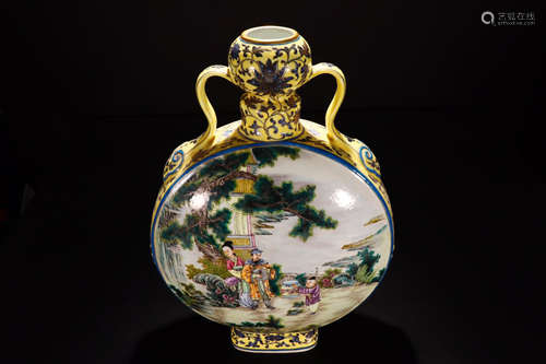 A FAMILLE ROSE GLAZE LANDSCAPE PATTERN BOTTLE