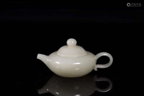 A HETIAN JADE CARVED SMALL TEA POT