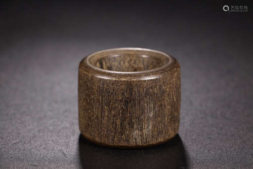 A CHENXIANG WOOD CARVED FINGER RING