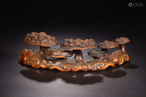 A BAMBOO CARVED GANODERMA PEN SHELF