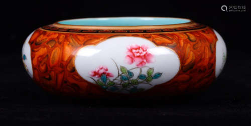 A FAMILLE ROSE RED GLAZE FLORAL PATTERN PEN WASHER