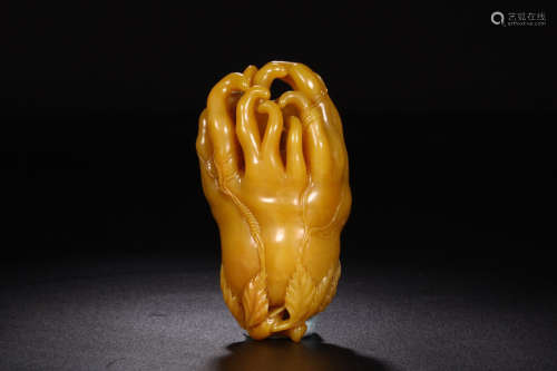 A TIANHUANG STONE CARVED CHAYOTE SHAPED PENDANT
