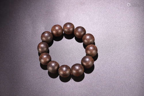 18-19TH CENTURY, A STRING OF OLD  CHENXIANG WOOD BEADS, LATE QING DYNASTY