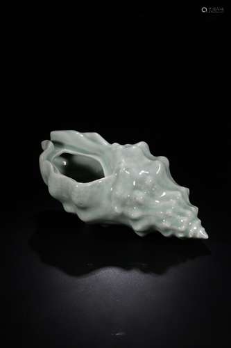 A GLAZE CONCH SHAPED ORNAMENT