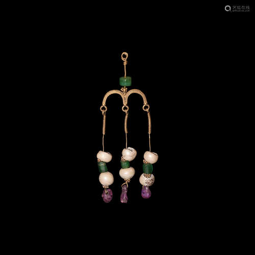 Byzantine Gold Earring with Emeralds and Rubies