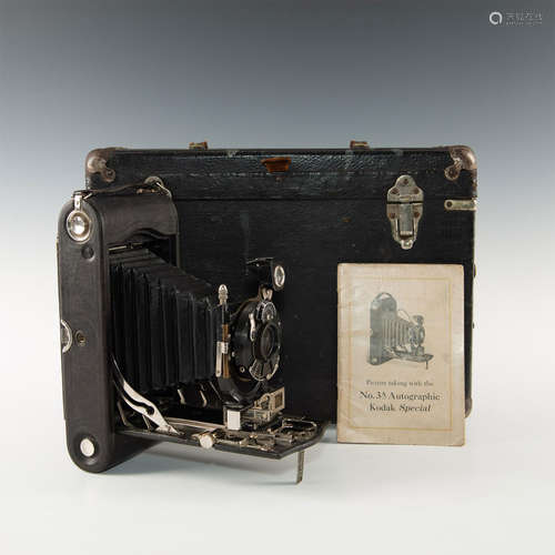 KODAK NO. 3A AUTOGRAPHIC FOLDING CAMERA AND VALISE