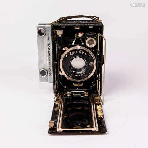 ZEISS IKON SUPER IKONTA SYNCHRONIZED RANGEFINDER CAMERA