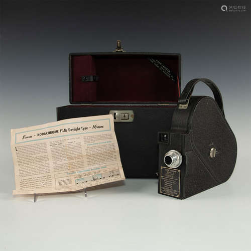 CINE KODAK MODEL E 16MM FILM MOVIE CAMERA WITH CASE