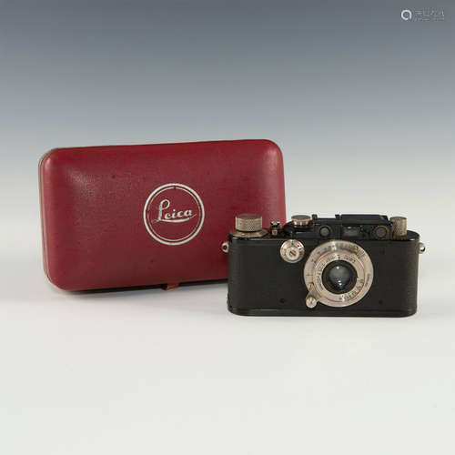 1935 BLACK LEICA III RANGEFINDER WITH ELMAR LENS, CASE