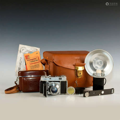 KODAK RETINA IIA WITH OMNICA K CAMERA BAG