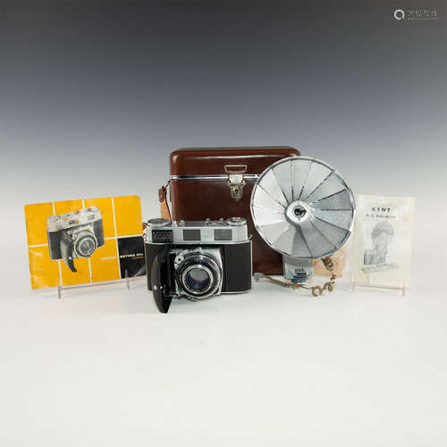 VINTAGE KODAK RETINA III C CAMERA IN LEATHER CASE