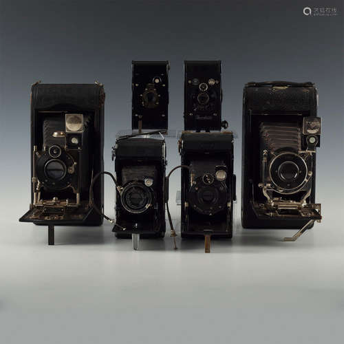 LOT OF 6 ANTIQUE FOLDING FILM CAMERAS PAIRED IN 3 SIZES