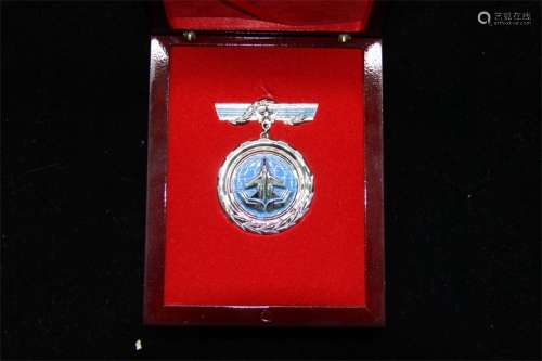 空军航空机务人员，银奖章。