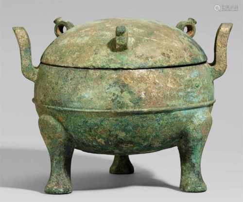 Speisebehälter vom Typ ding. Bronze. Nordchina. Östliche Zhou-Zeit/Zeit der Frühlings- und