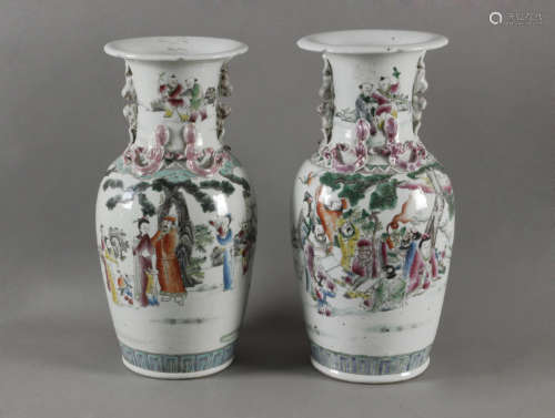 Pair of first half of 19th century vases in Famille Rose porcelain