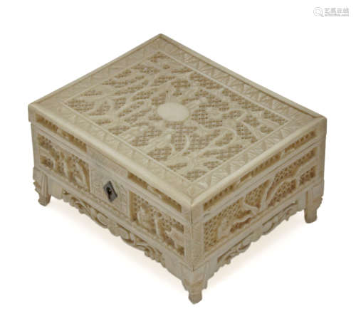Late 19th century-first third of 20th century Chinese carved ivory box from Canton