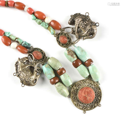 A CHINESE TURQUOISE, CORAL, WHITE JADE, GOLDSTONE, AND PEKING GLASS SILVER PLATED COURT STYLE
