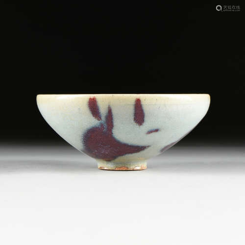 A CHINESE JUNYAO BOWL, IN THE YUAN DYNASTY (1279-1368) STYLE, the pale blue to lavender ground glaze