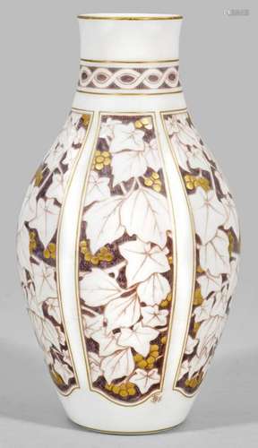 Jugendstil Vase mit Weinblattdekor Ovoider, in sch…