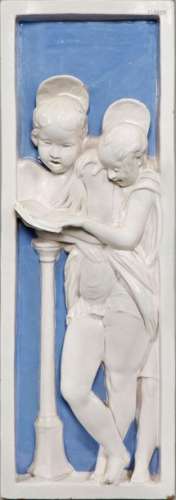Relief mit Engeln Majolika, weiß bzw. Hellblau gla…
