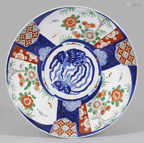 Monumentale Imari Platte Porzellan. Flächendeckend…