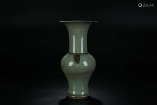 A LongQuan vase