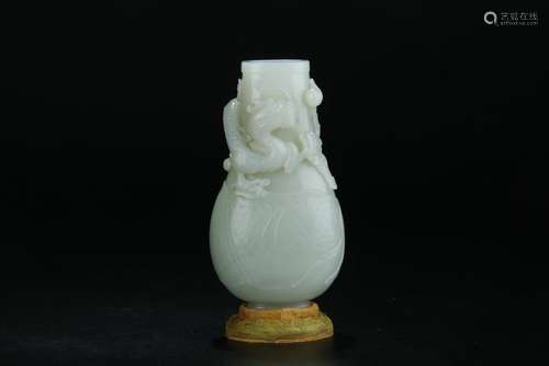 18/19th C. white jade carved dragon vase