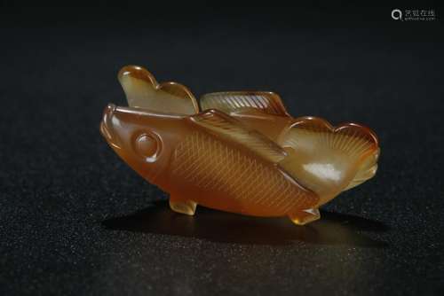 Agate carved pen rester in fish form