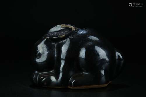 Superb black glazed porcelain rabbit figure specimen