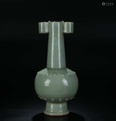 Antique LongQuan celadon glazed vase