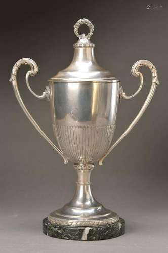 goblet, German, 1.H.20th c., silver plated/ interior