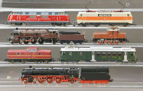 Märklin: 9 Locomotives, gauge exactness HO, railcar SBB