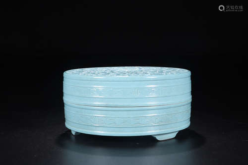 A QIANLONG MARK BULE GLAZE BOX WITH CRAVED PHOENIX PATTERN