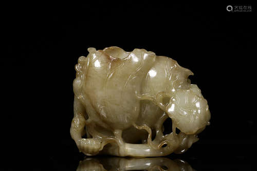 A HETIAN JADE PEN WASHER OF LOTUS LEAF