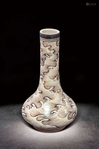 南宋 吉州窯彩繪海浪紋長頸瓶