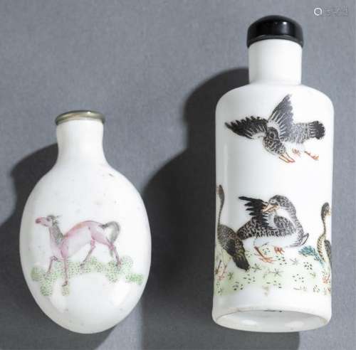 2 Porcelain snuff bottles.