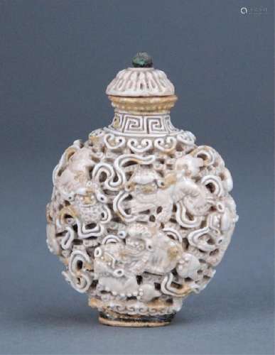 Porcelain snuff bottle.