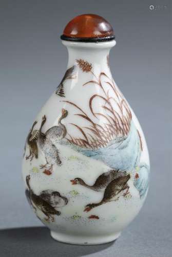 Porcelain snuff bottle.