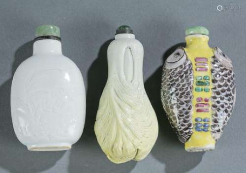 3 Porcelain snuff bottles.