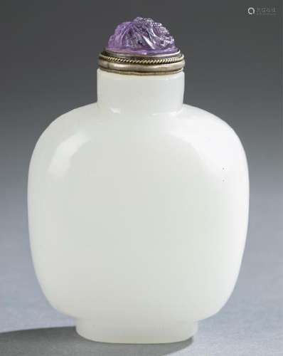 Glass snuff bottle.