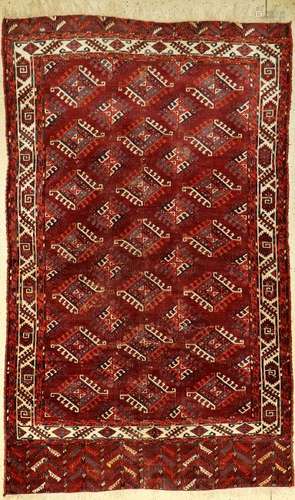 Early Fine Turkmen 'Main Carpet' (Dyrnak-Gul),