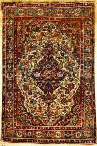 Fine Silk Kashan 'Mohtasham' Rug,