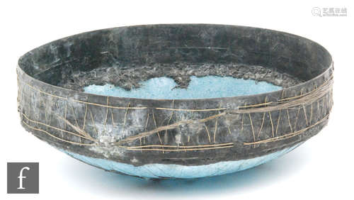 A later 20th Century Pate de Verre bowl designed by Heike Robertson in a light grey with deep metal