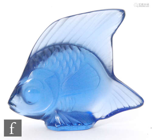 A Lalique glass fish sculpture in sapphire blue, engraved signature, height 4.5cm.