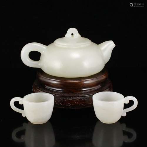 A Set Superb Chinese Hetian Jade Teapot & Cups