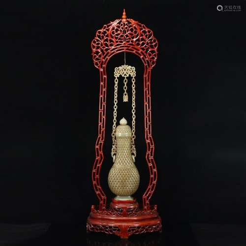 Superb Chinese Qing Dy Hetian Jade Braced Chain Vase