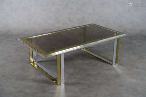 Table de Salon. Structure en métal chromé et doré.…