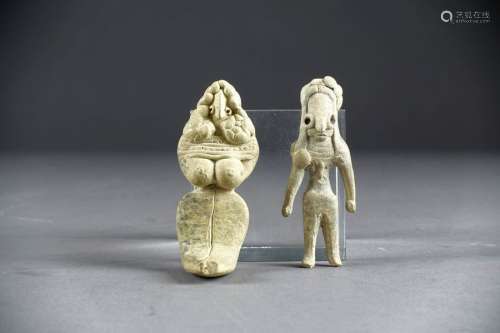Deux Figurines anthropomorphes Mehrgarh. Dont une …