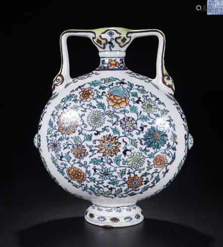 A ''QIANLONG''MARK VASE WITH FLOWER PATTERN